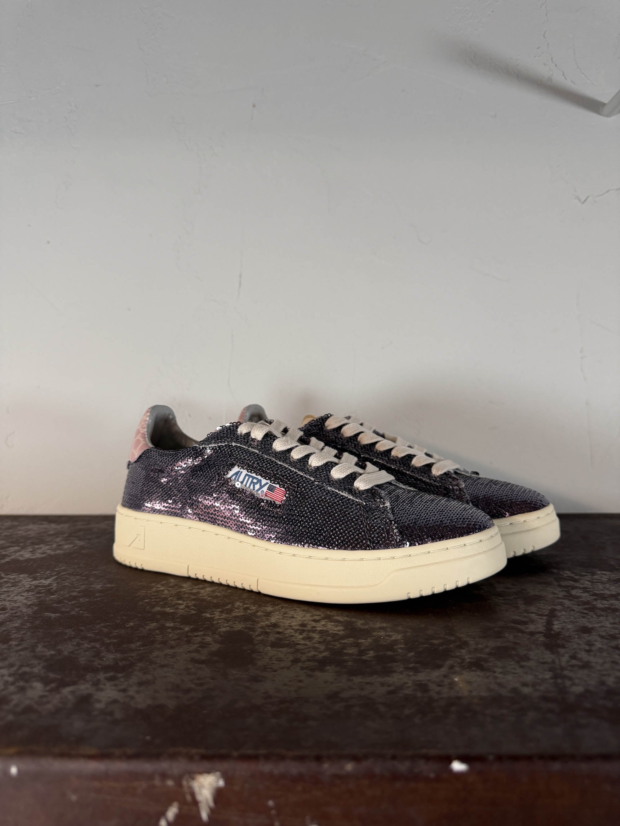 Autry sneakers ADLW TI02 sparkling steel