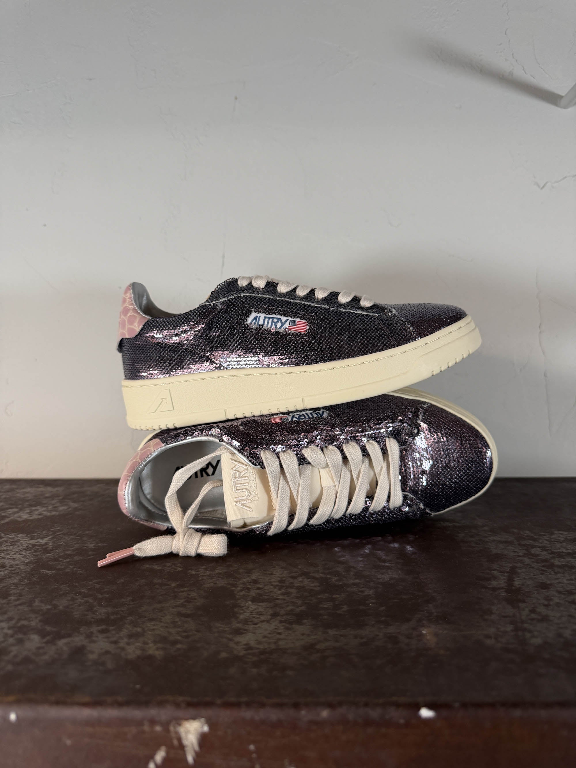 Autry sneakers ADLW TI02 sparkling steel