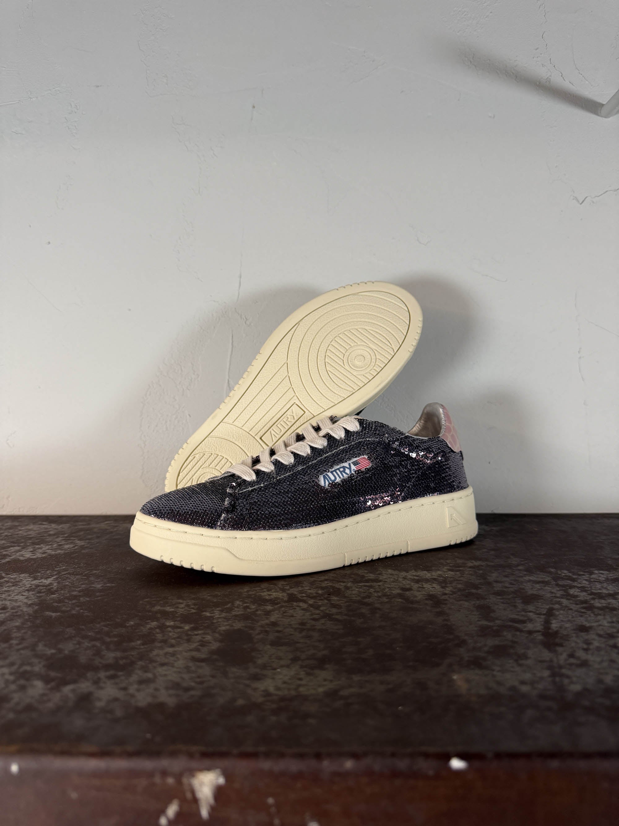 Autry sneakers ADLW TI02 sparkling steel