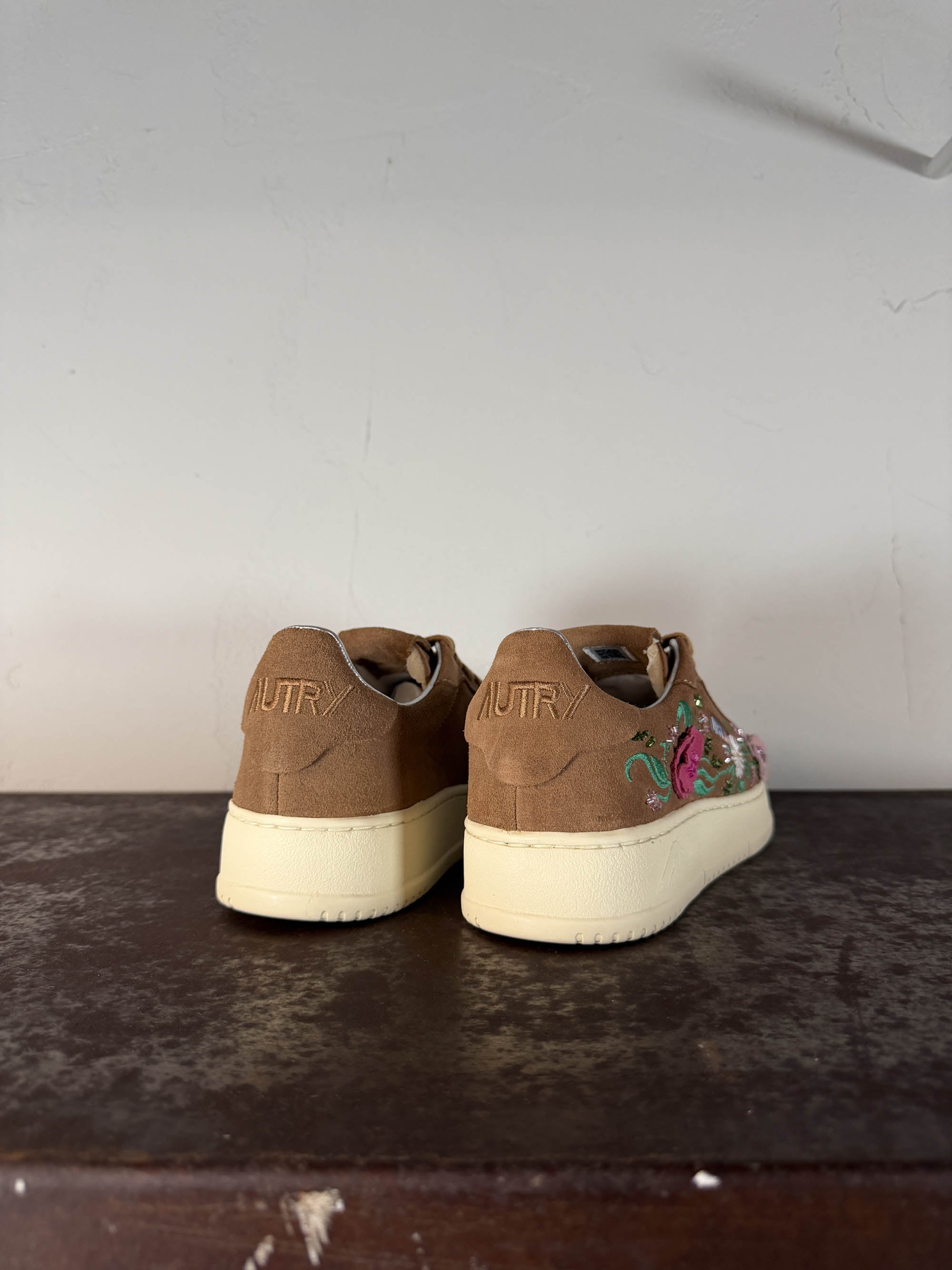 Autry ADLW EY01 Dallas low floreal cigar pink