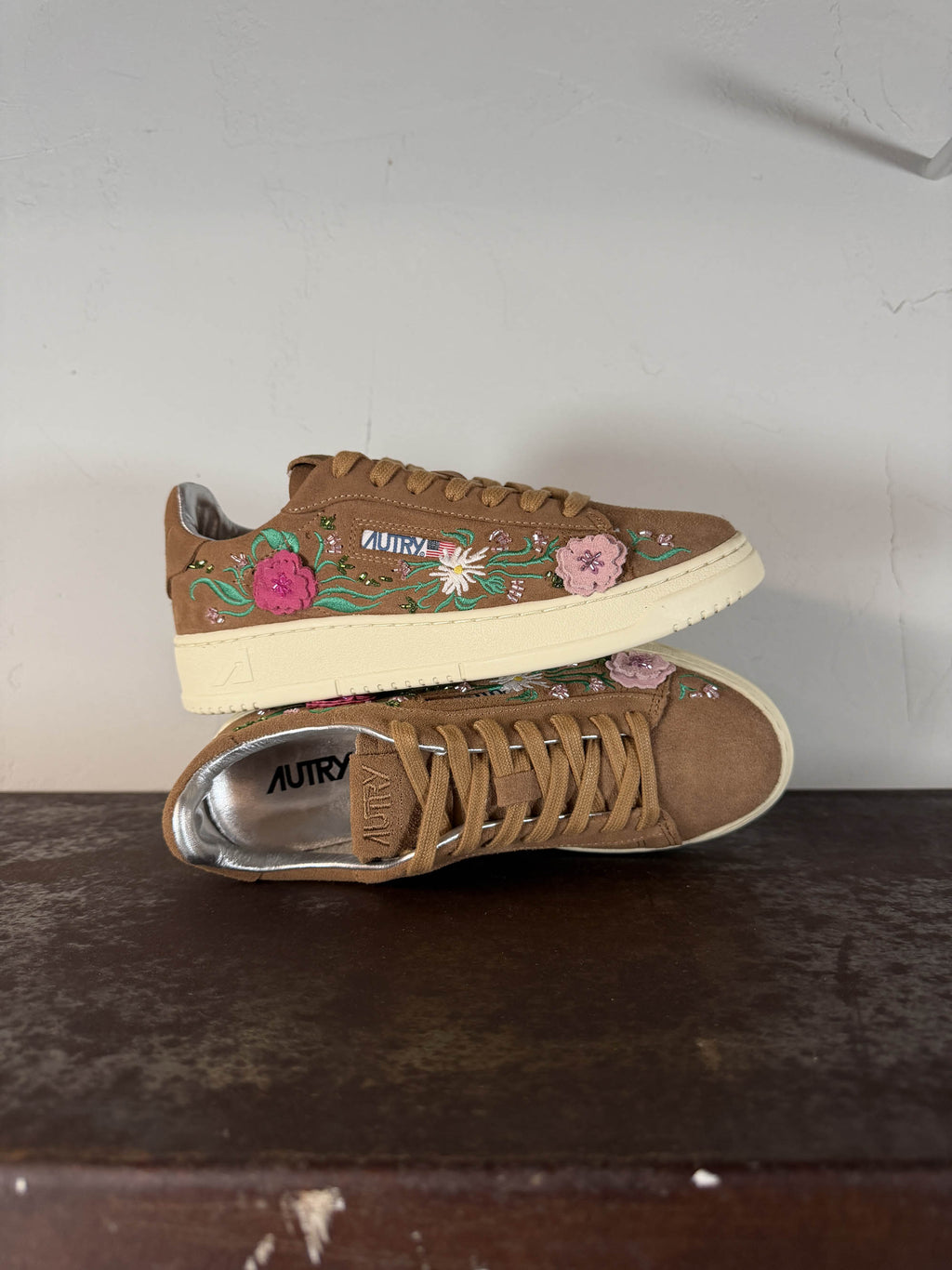 Autry ADLW EY01 Dallas low floreal cigar pink