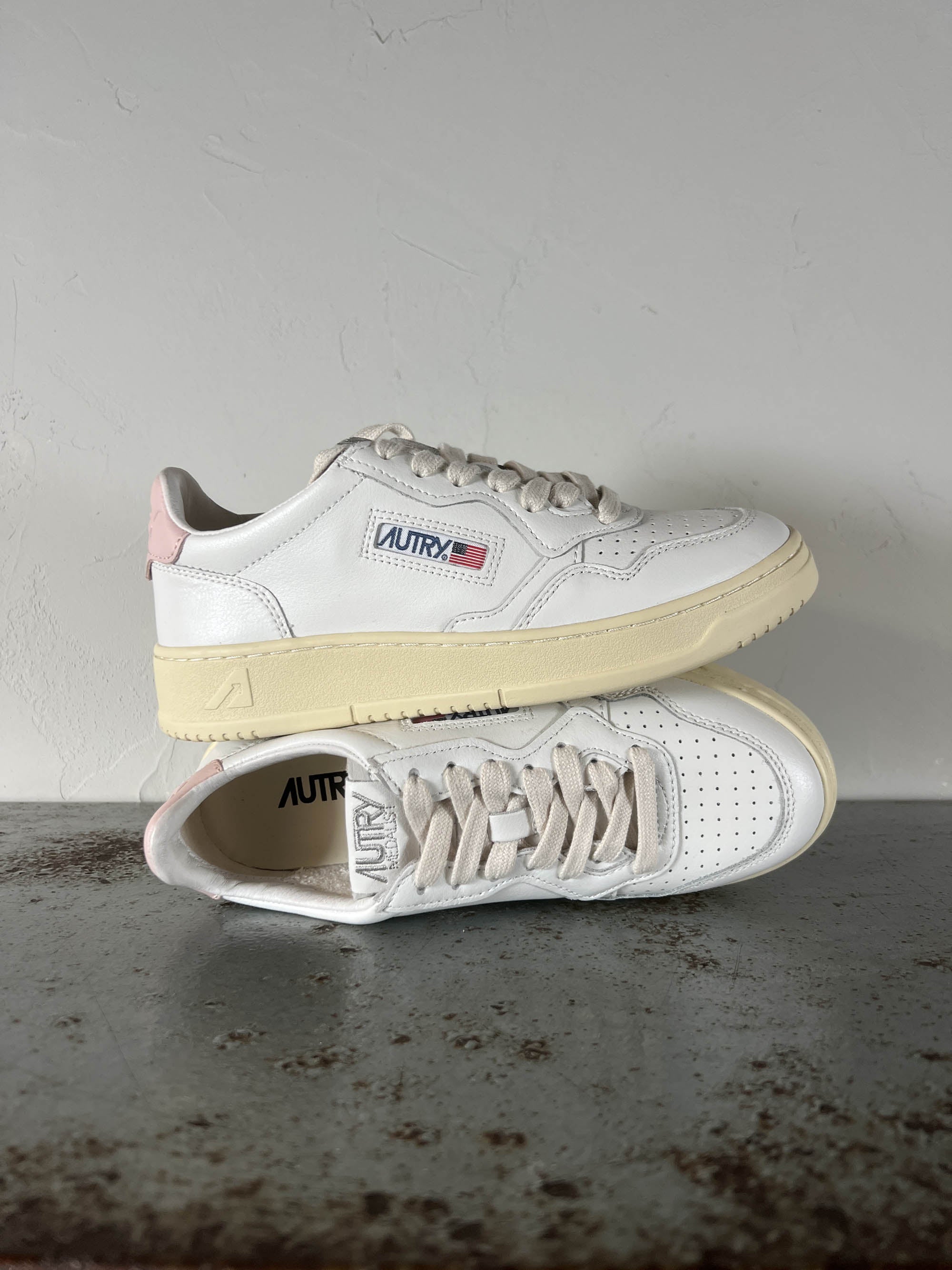 Autry Sneakers Donna LL16 white pink