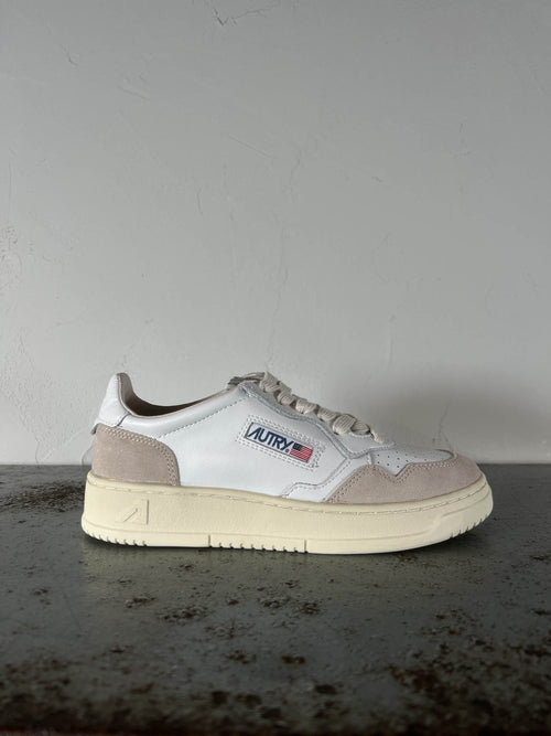 Autry Sneakers AULW/M LS33 suede white