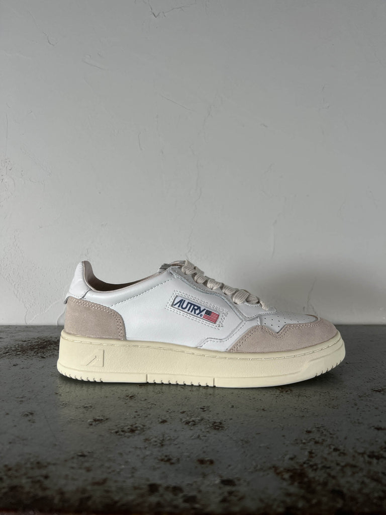 Autry Sneakers AULW/M LS33 suede white
