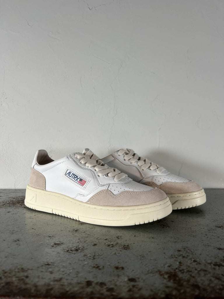 Autry Sneakers AULW/M LS33 suede white