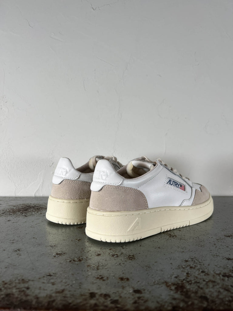 Autry Sneakers AULW/M LS33 suede white