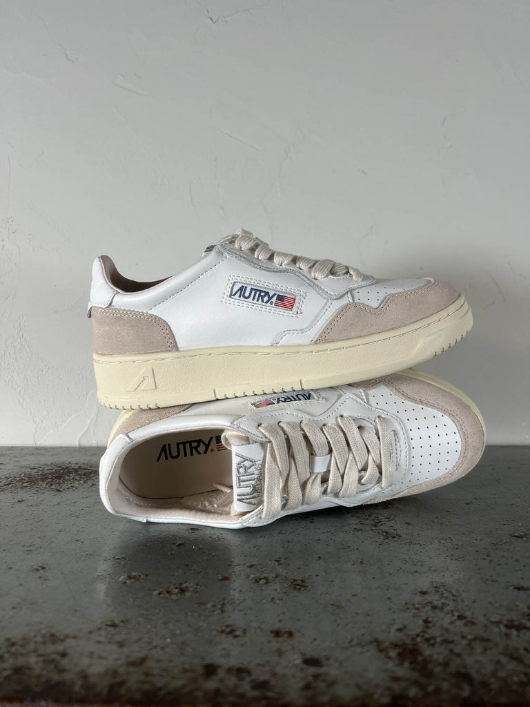 Autry Sneakers AULW/M LS33 suede white
