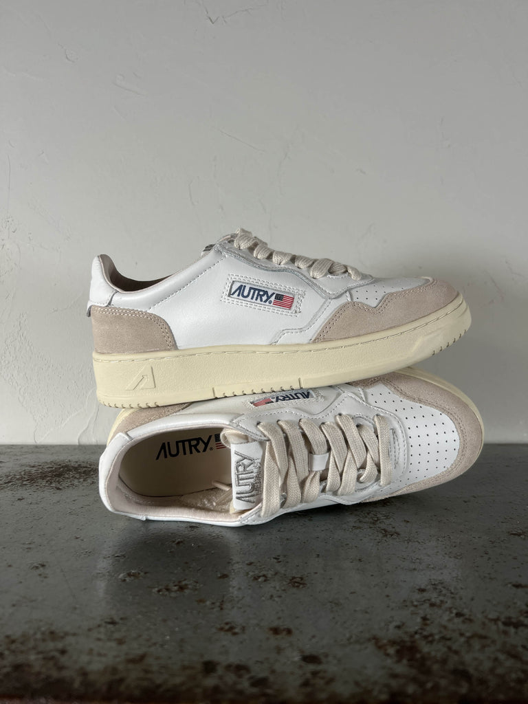 Autry Sneakers AULW/M LS33 suede white
