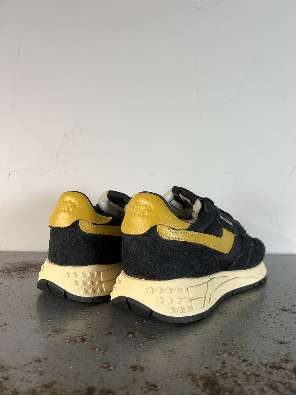 Autry Sneakers Uomo Reelwind WWLM UT21 black mustard