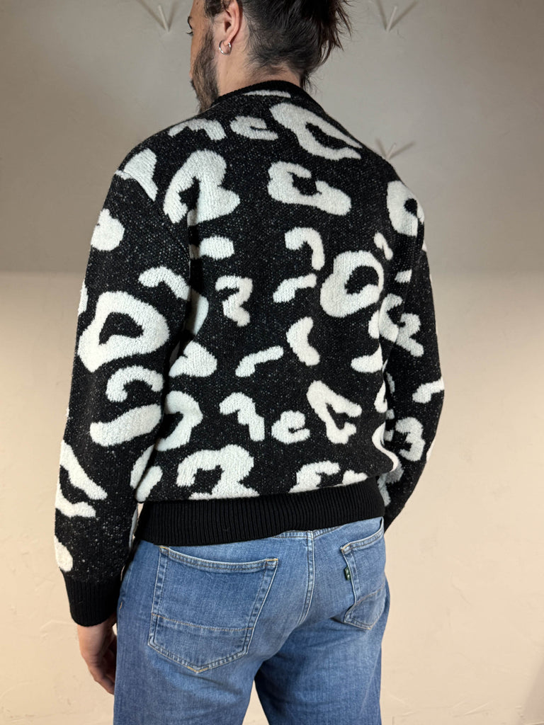 Amaranto maglione a fantasia animalier bianco e nero