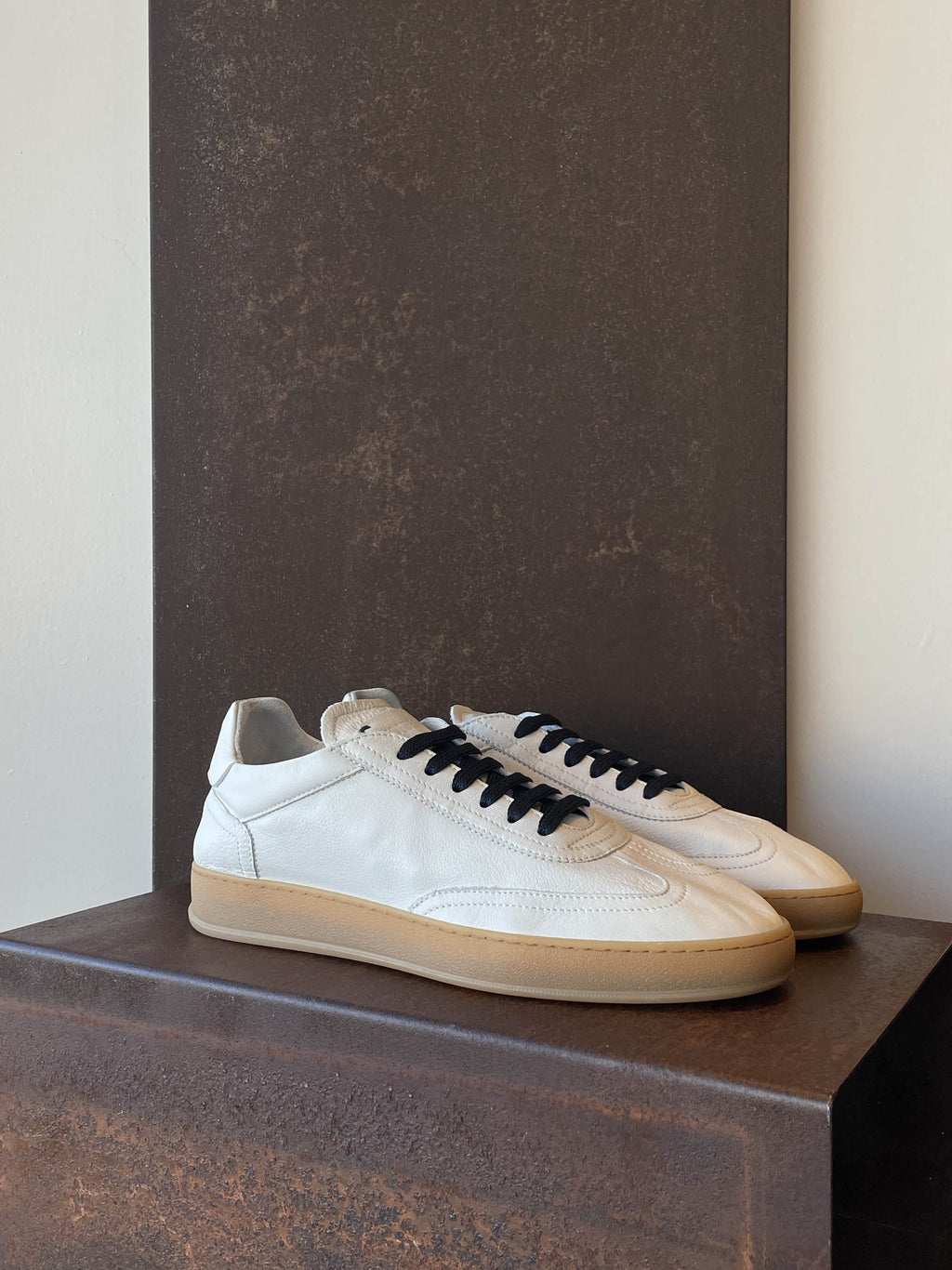 Soldini scarpa Akira Vieste bianco ricamo blu