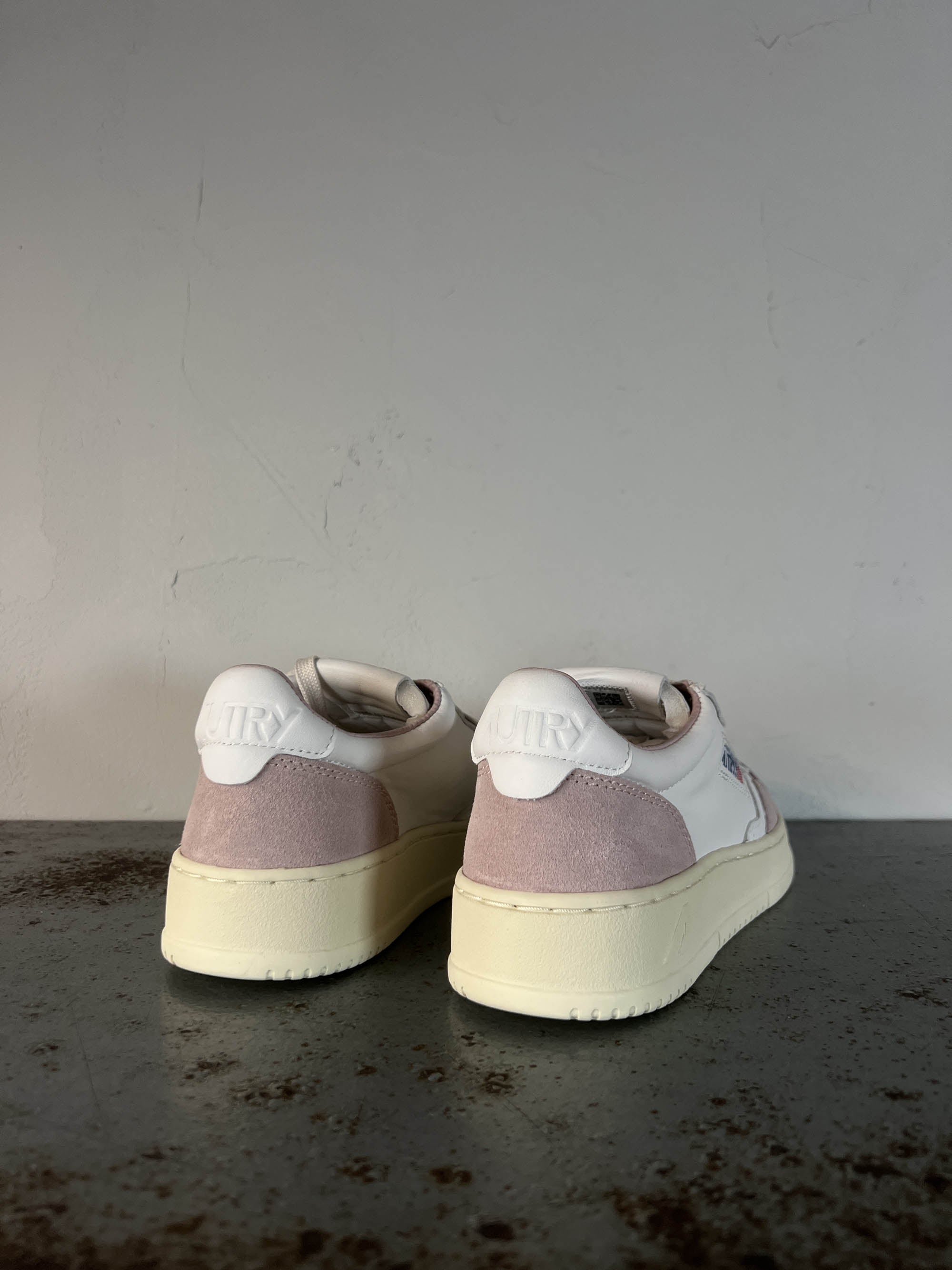 Autry Sneakers Donna AULW GS36 rosa