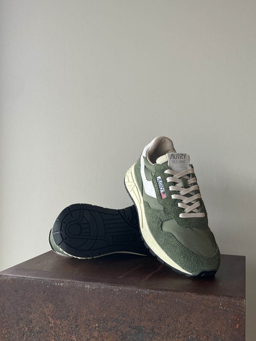 Autry Reelwind Man NC16 military green crack white