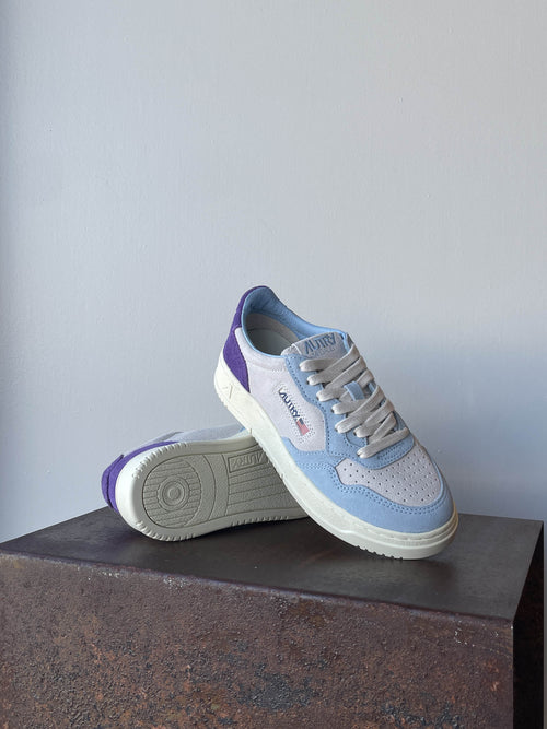 Autry Medalist Low Woman AULW TS02 suede grigio viola celeste