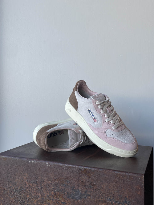 Autry Medalist Low Woman AULW TS04 suede grigio rosa marrone