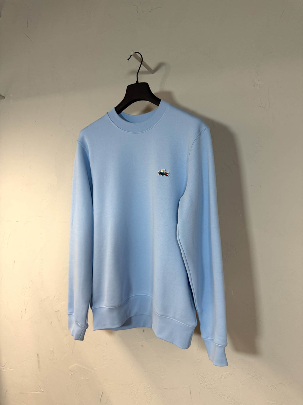 Felpa coccodrillo paesaggio celeste