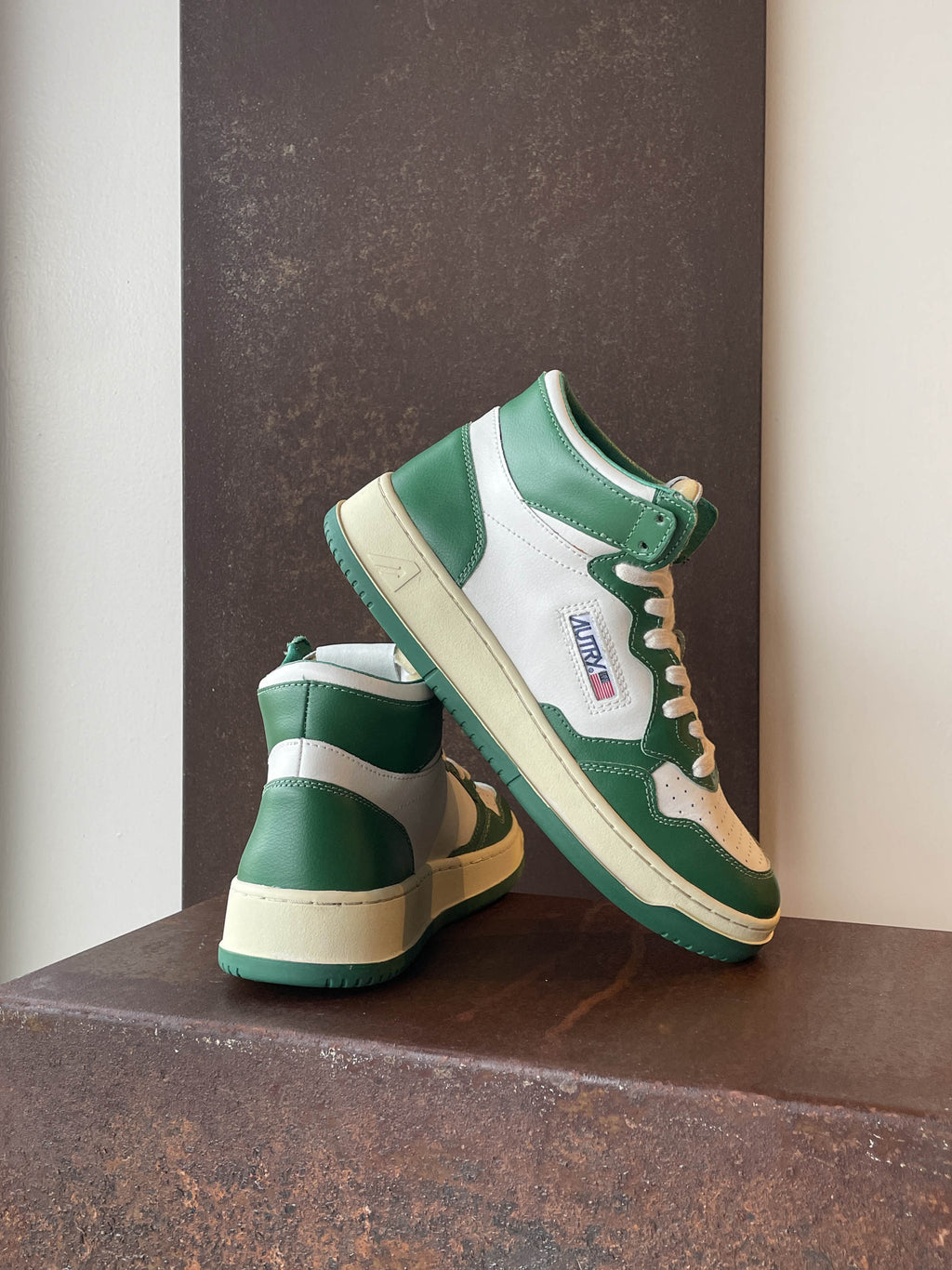 Autry Medalist Mid Man Sneakers in pelle bianca e verde