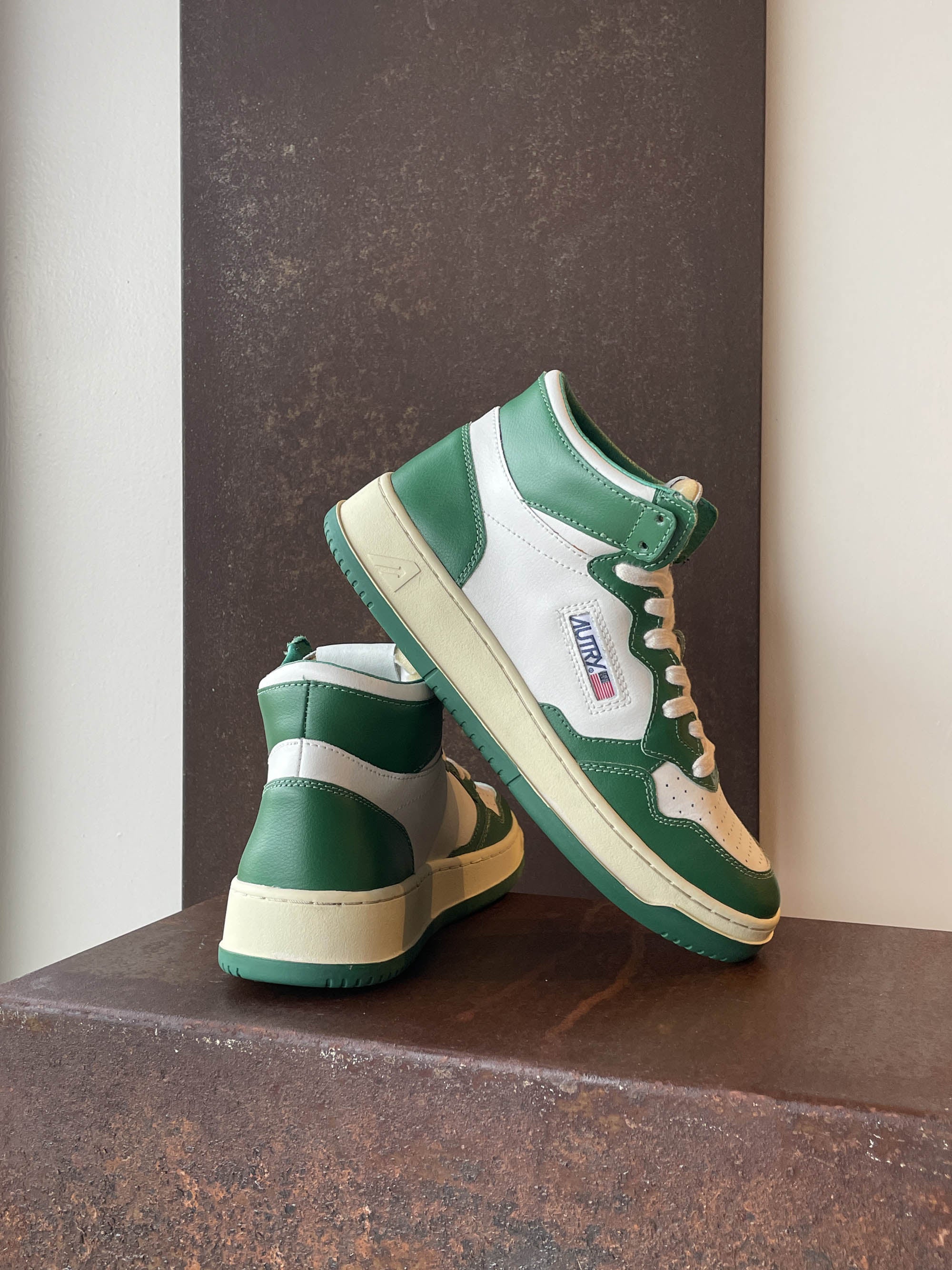 Autry Medalist Mid Man Sneakers in pelle bianca e verde