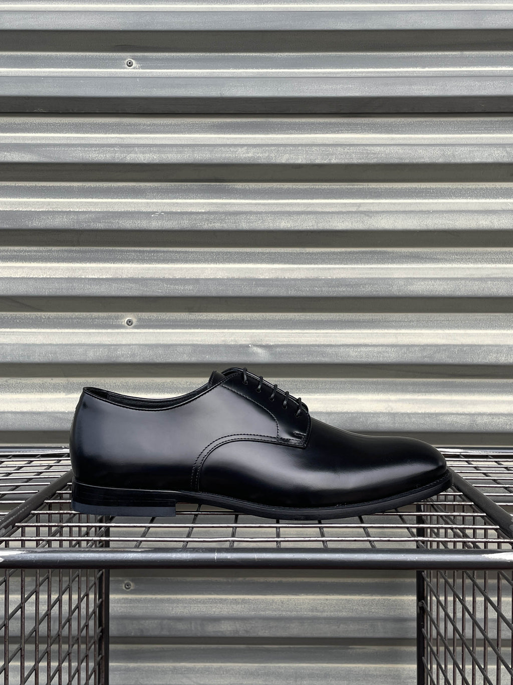 Doucal's scarpa stringata modello oxford in pelle nera DU1003