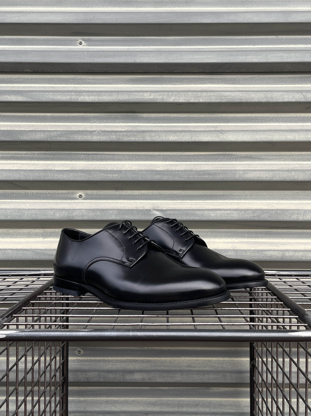 Doucal's scarpa stringata modello oxford in pelle nera DU1003