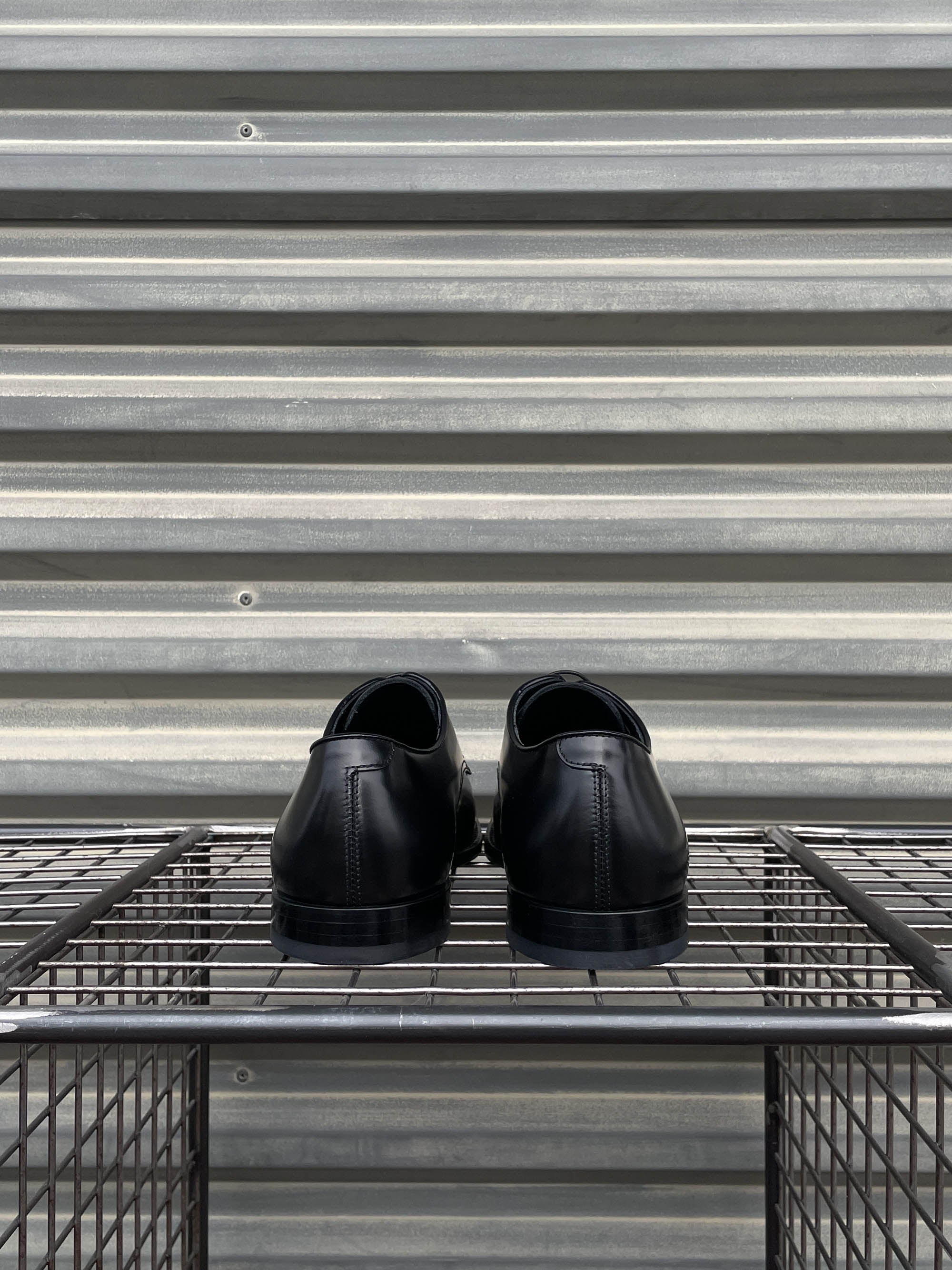 Doucal's scarpa stringata modello oxford in pelle nera DU1003