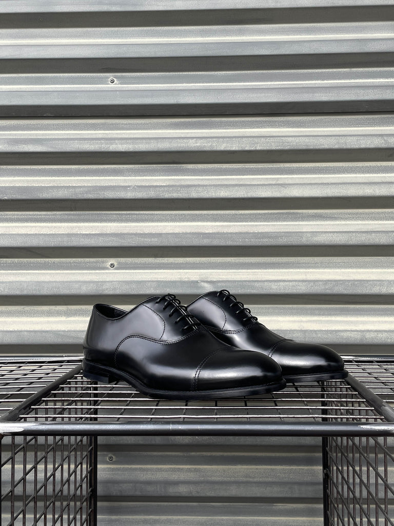 Doucal's scarpa stringata Oxford in pelle nera DU1002